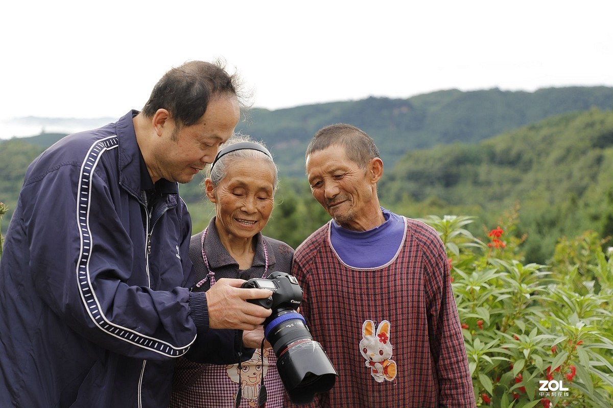 俺给老农们留个影