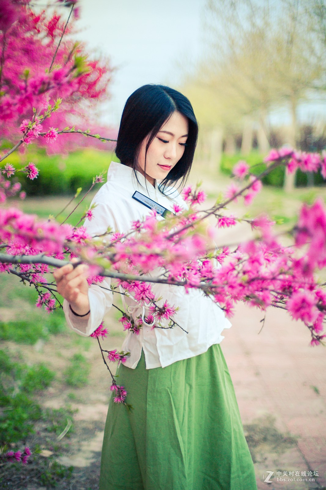 【半路映像】人面花红