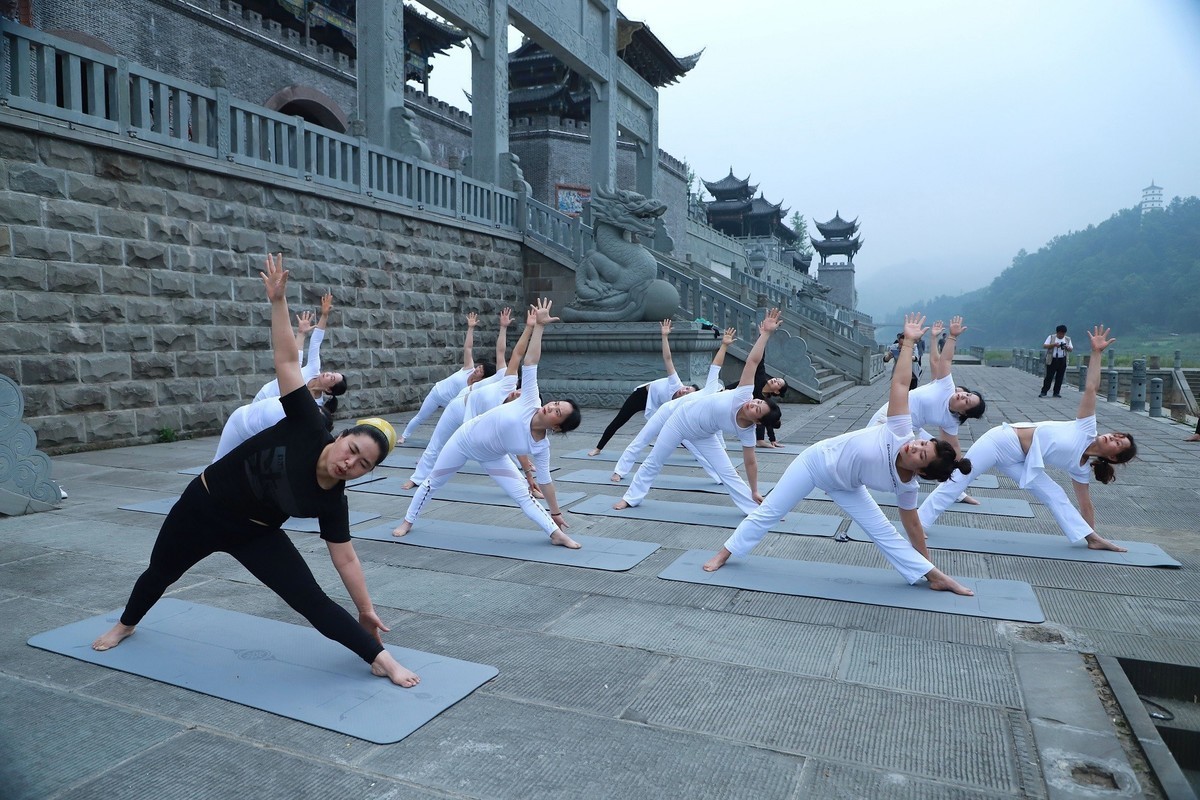 瑜伽能给予你自信、健康和美好