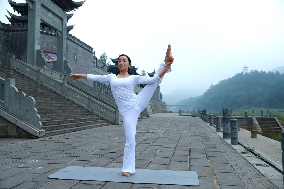 瑜伽能给予你自信、健康和美好