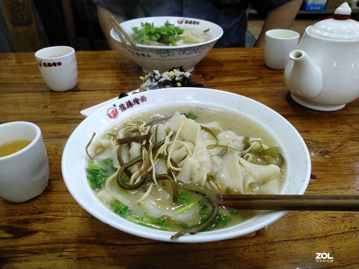 2019夏 京津鲁豫之旅（23）夜色下的郑州站