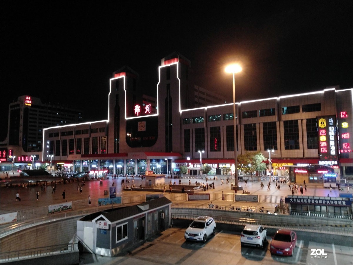 2019夏 京津鲁豫之旅（23）夜色下的郑州站