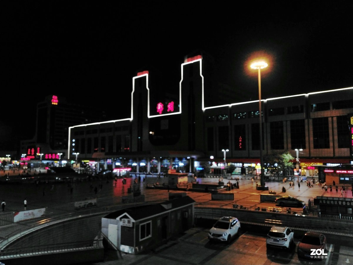 2019夏 京津鲁豫之旅（23）夜色下的郑州站