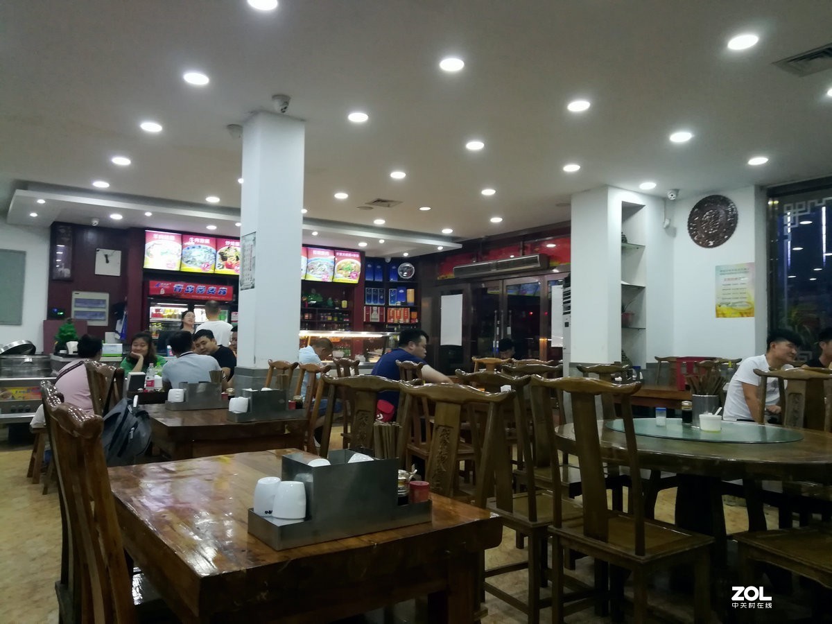 2019夏 京津鲁豫之旅（23）夜色下的郑州站