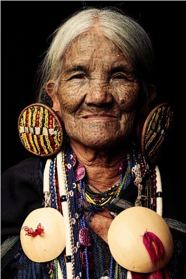 揭秘缅甸马根族妇女“纹面”背后的真相?