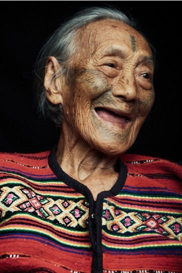 揭秘缅甸马根族妇女“纹面”背后的真相?