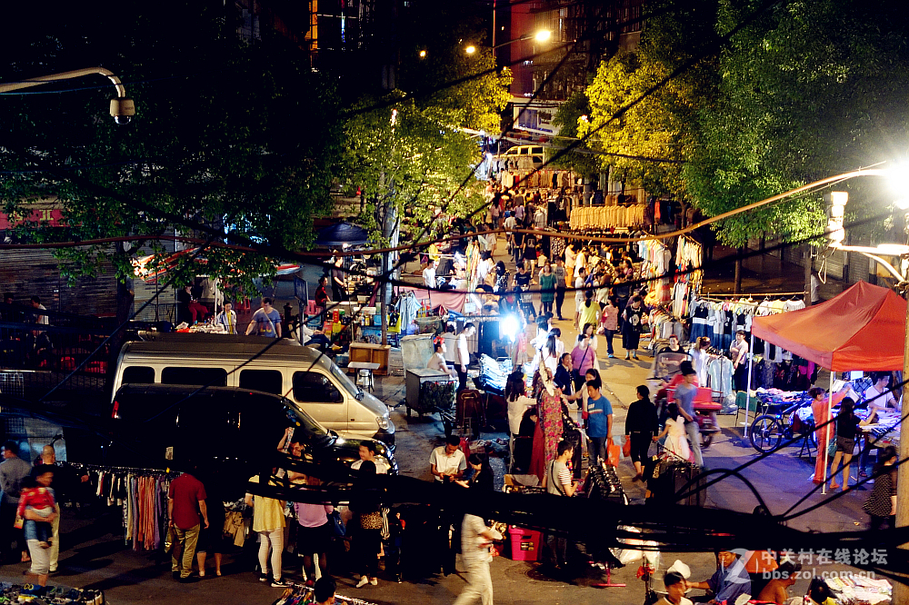 汉正街夜市。