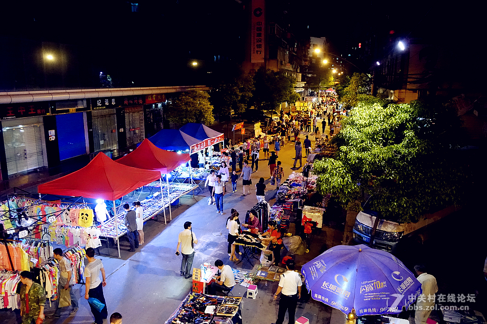 汉正街夜市。