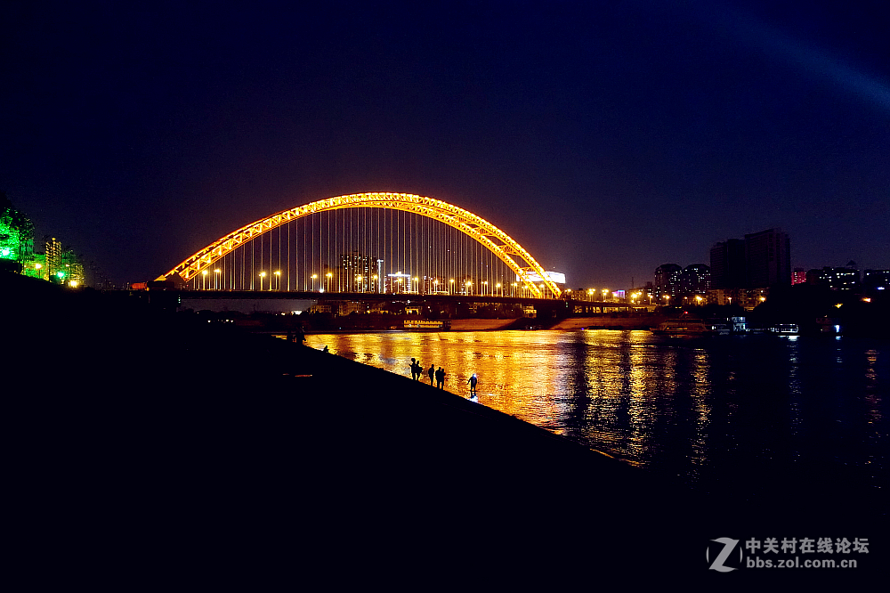 夜拍晴川桥。