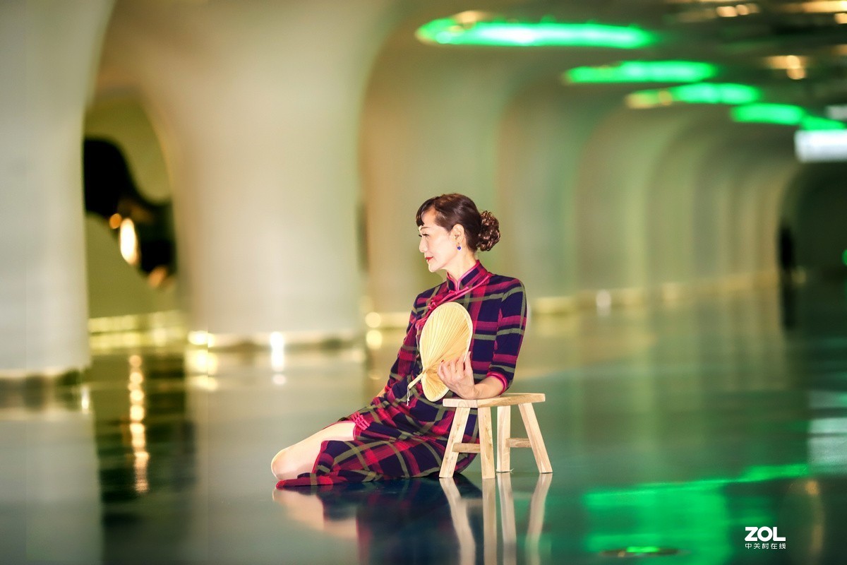 舞蹈达人----板凳与扇子