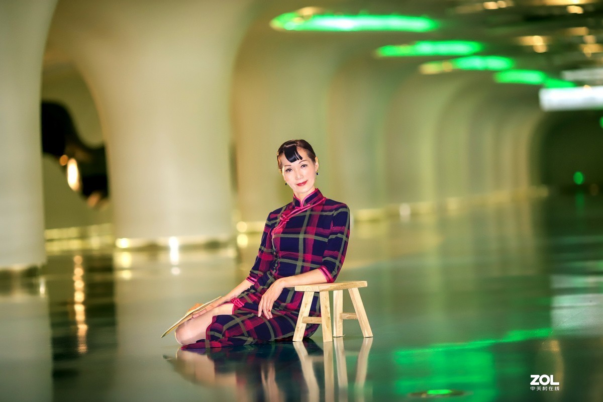 舞蹈达人----板凳与扇子