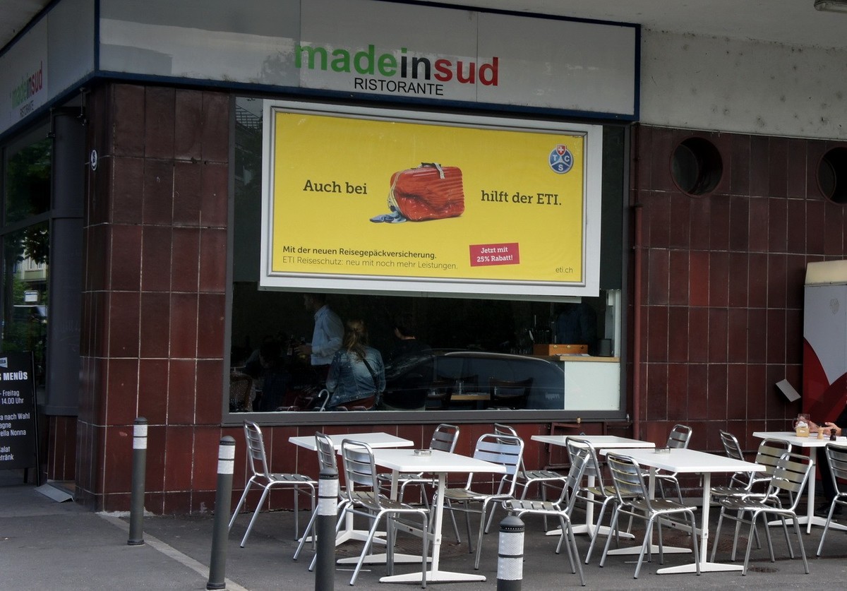 2019-06-06 瑞士旅行： Luzern火车站后面真实的街道