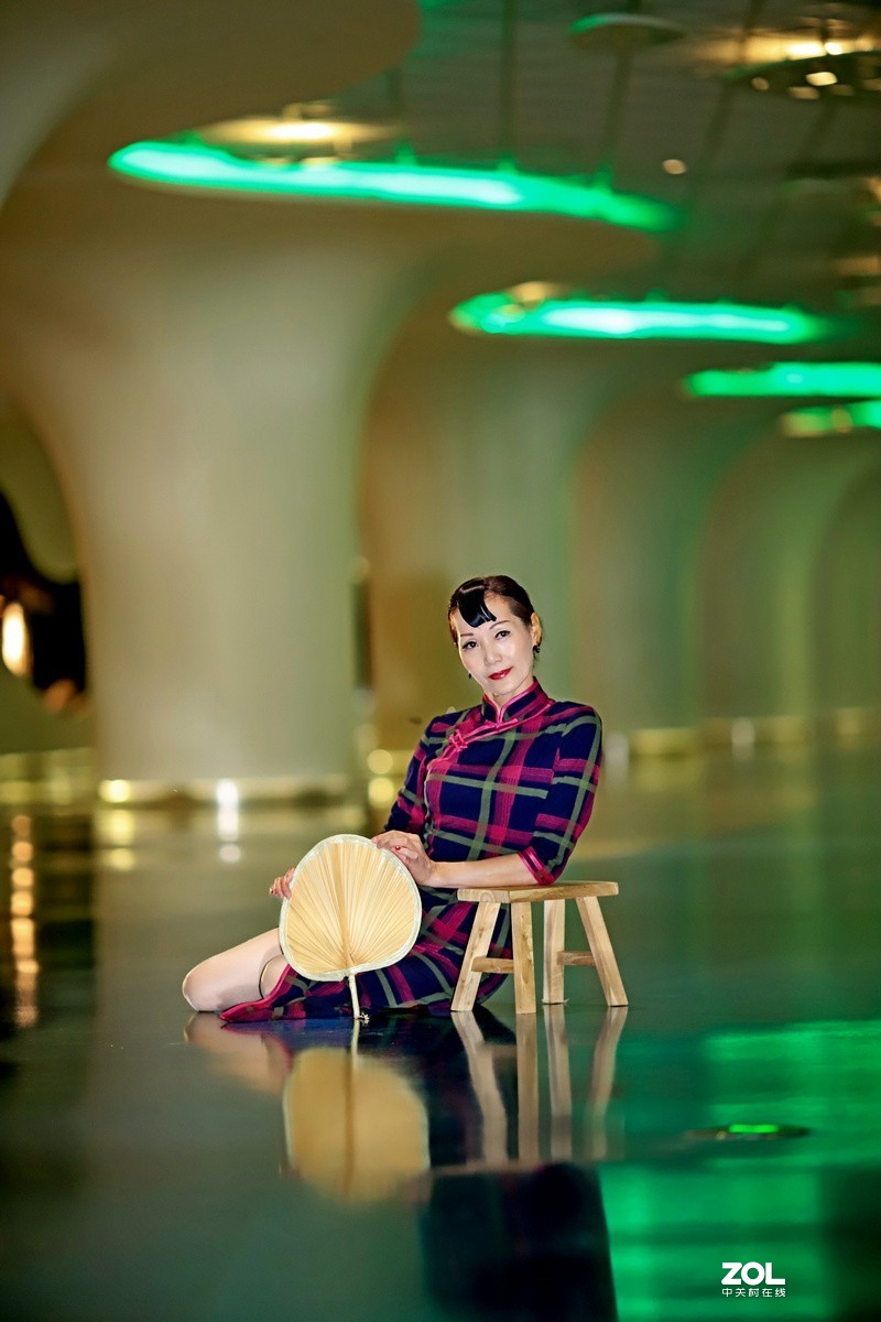 舞蹈达人----板凳与扇子