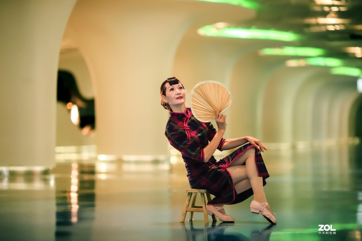 舞蹈达人----板凳与扇子