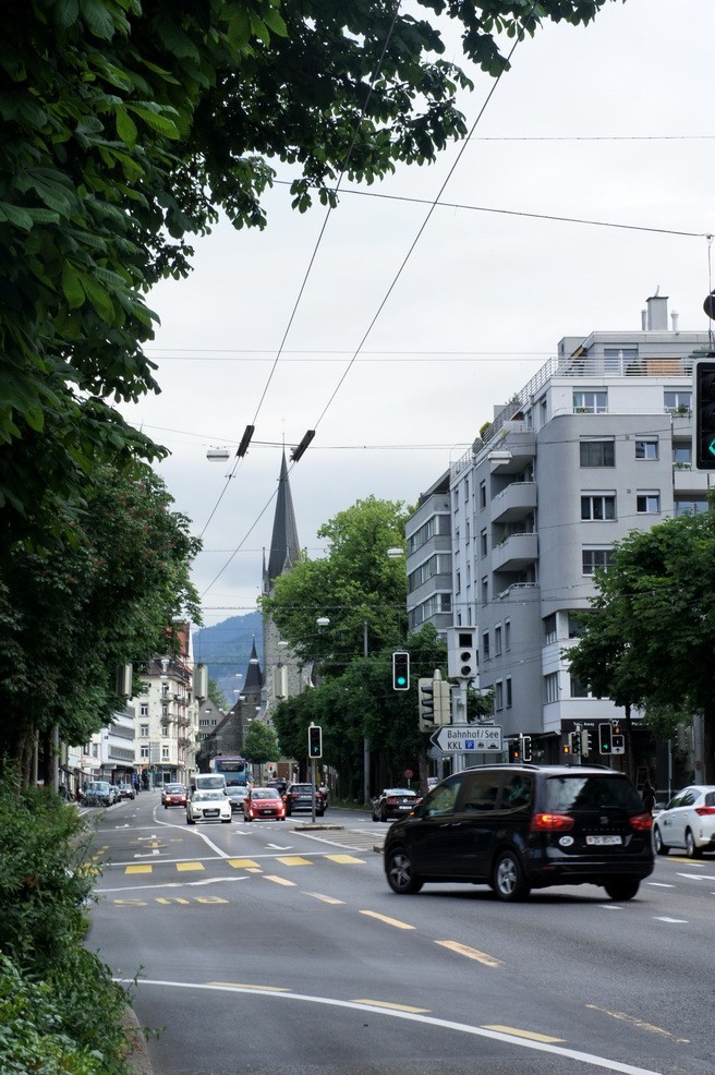 2019-06-06 瑞士旅行： Luzern火车站后面真实的街道