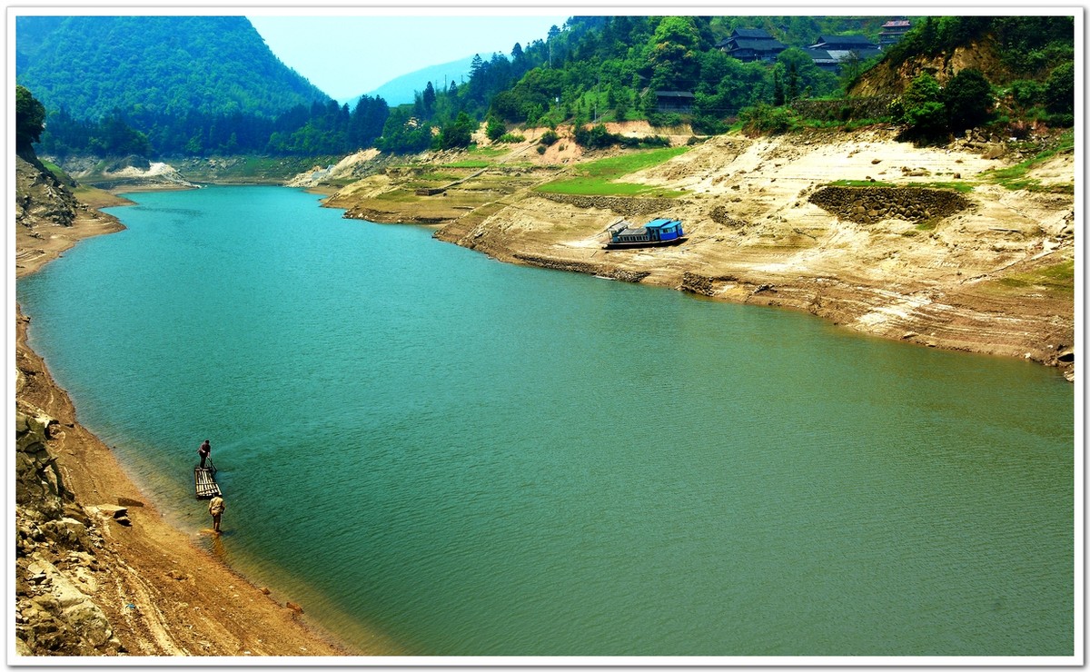 广西融水贝江雨卜龙女沟