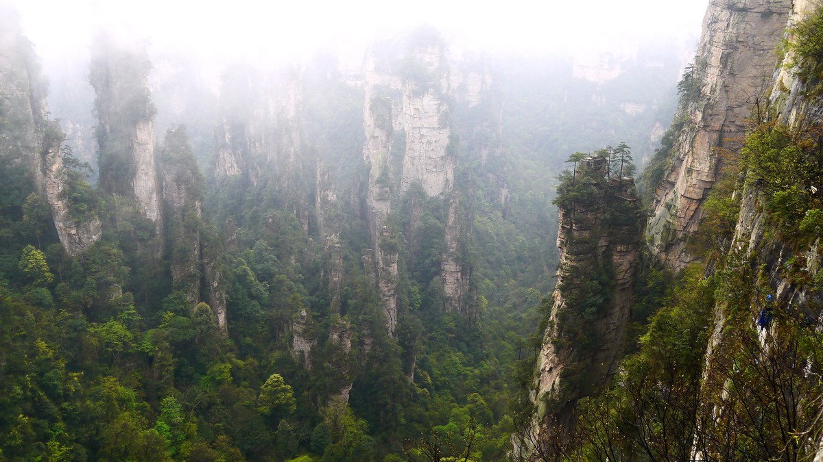 烟雨迷濛张家界