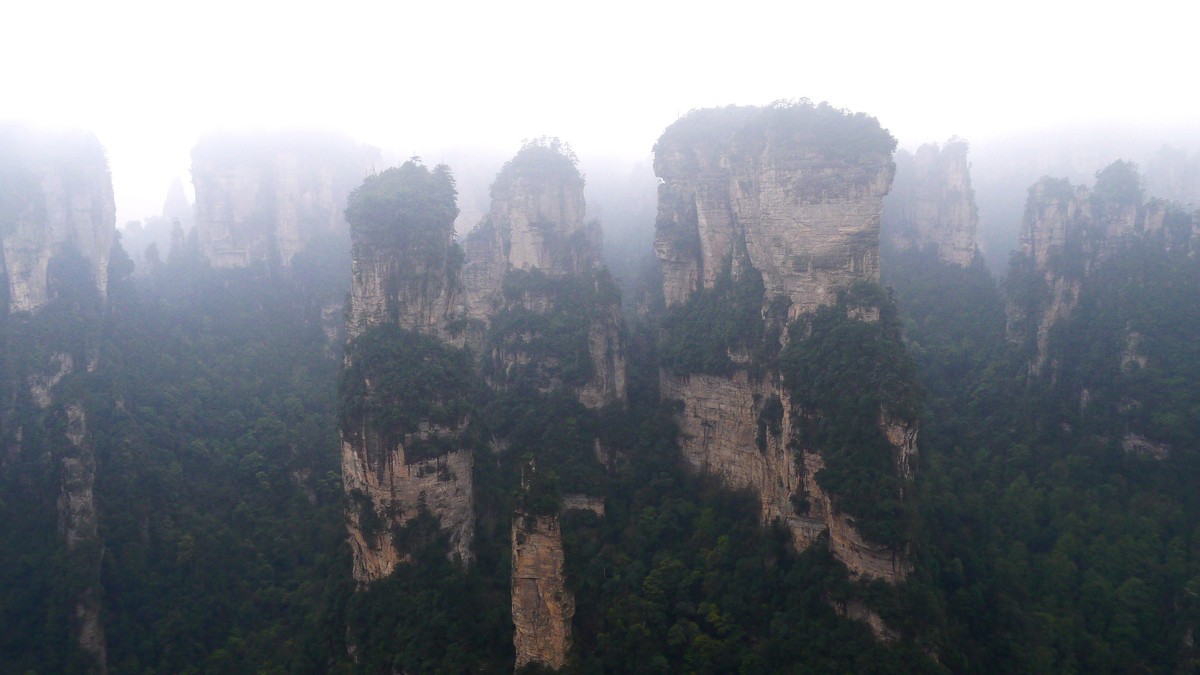烟雨迷濛张家界