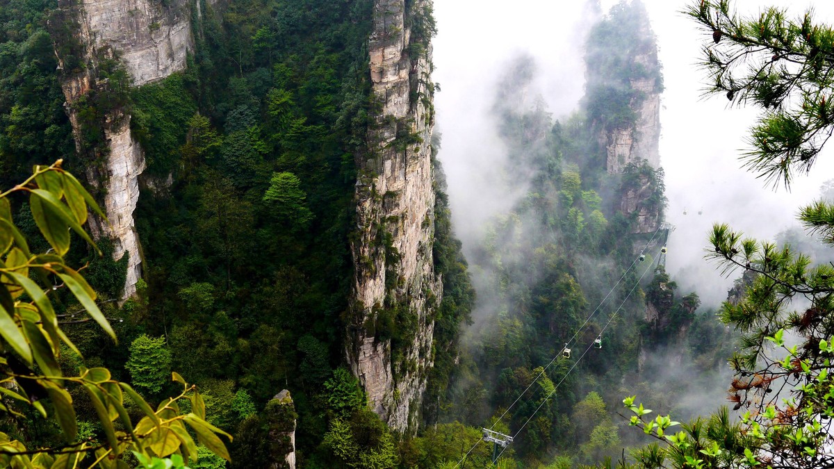 烟雨迷濛张家界