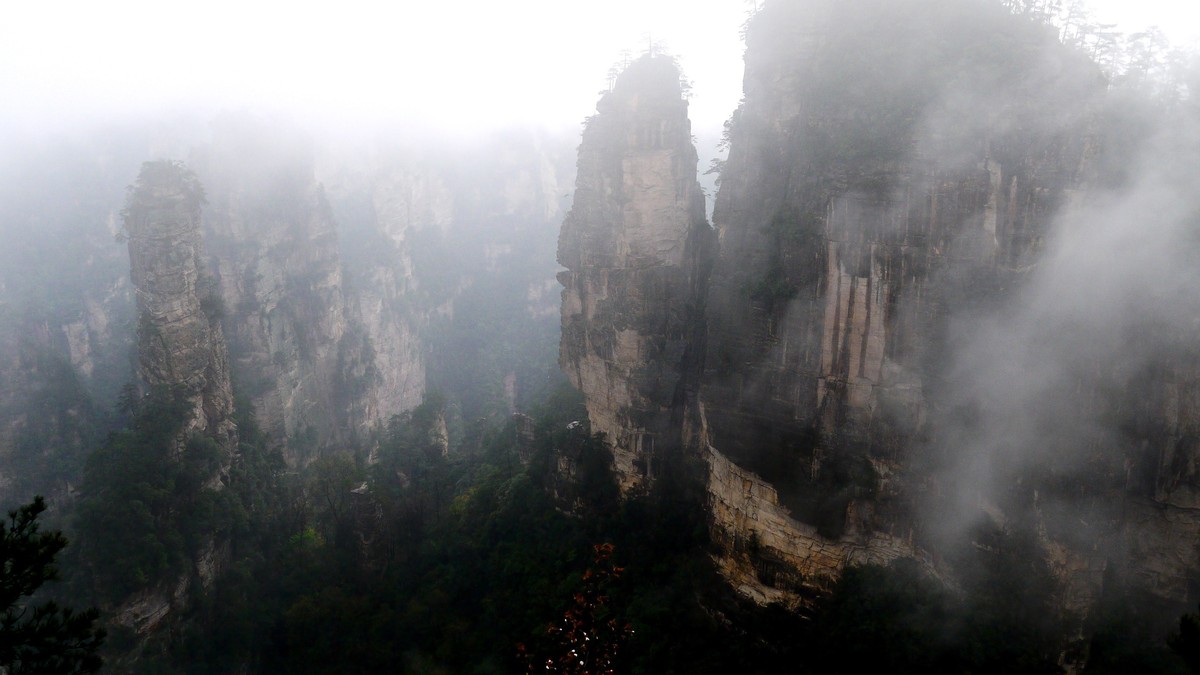 烟雨迷濛张家界