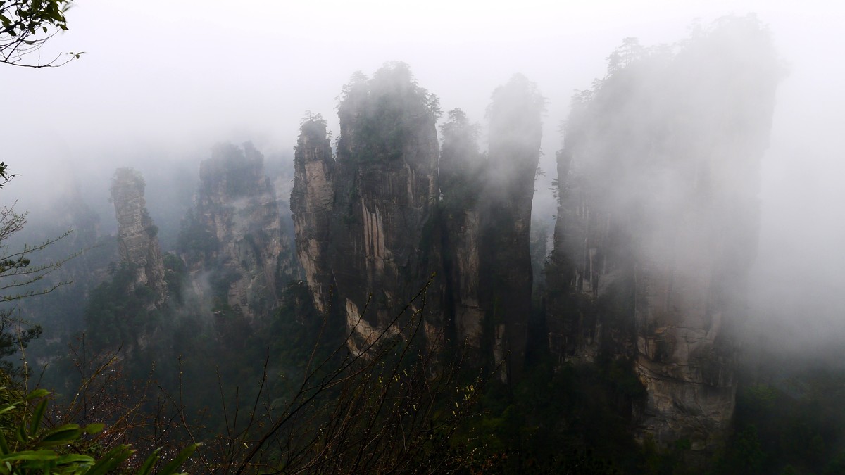 烟雨迷濛张家界