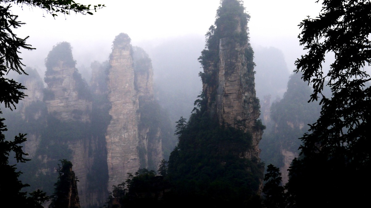 烟雨迷濛张家界