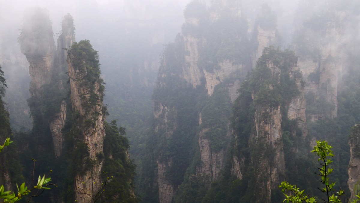 烟雨迷濛张家界