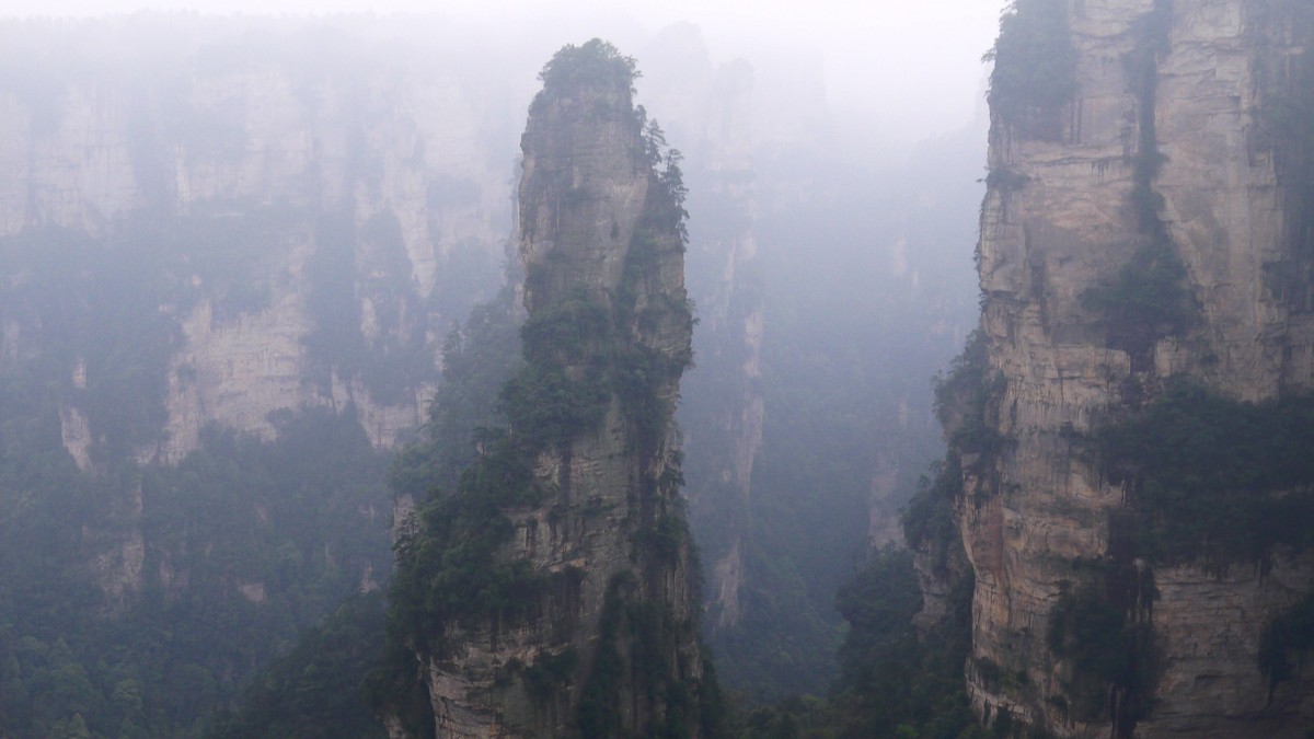 烟雨迷濛张家界