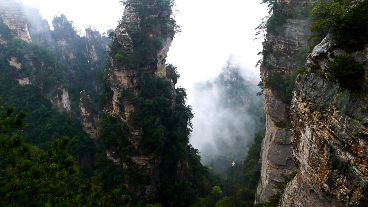 烟雨迷濛张家界