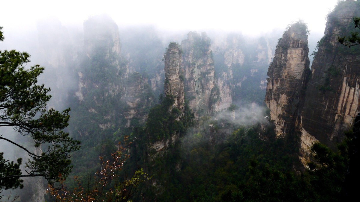烟雨迷濛张家界