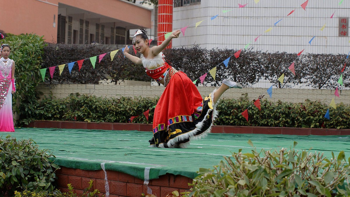 校园内文艺演出