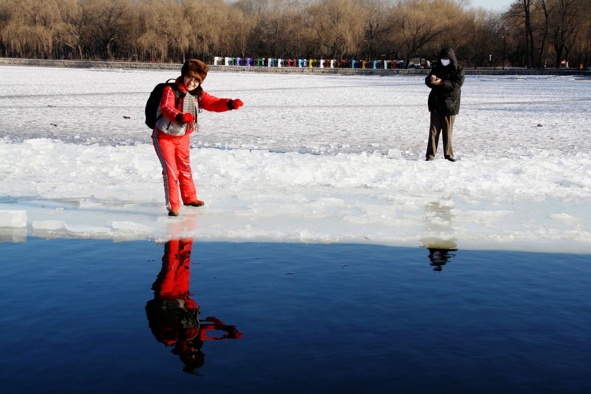 2015年元月2日拍摄 沈阳北陵公园 冬泳队的 新习作    祝福各位师友新年快乐 万事如意