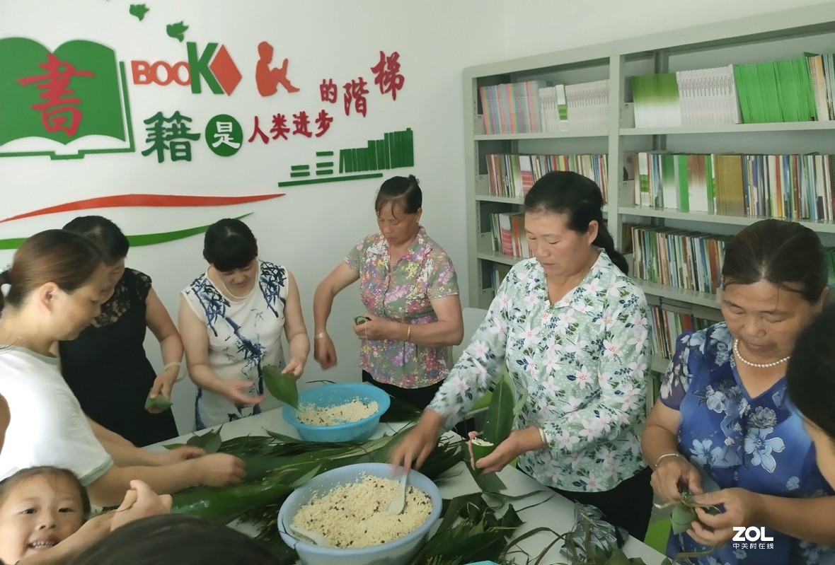 老区会昌：社区党群服务站  粽叶飘香迎端午