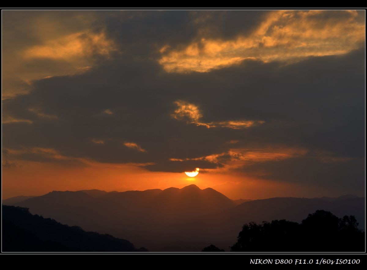兴隆山上看夕阳