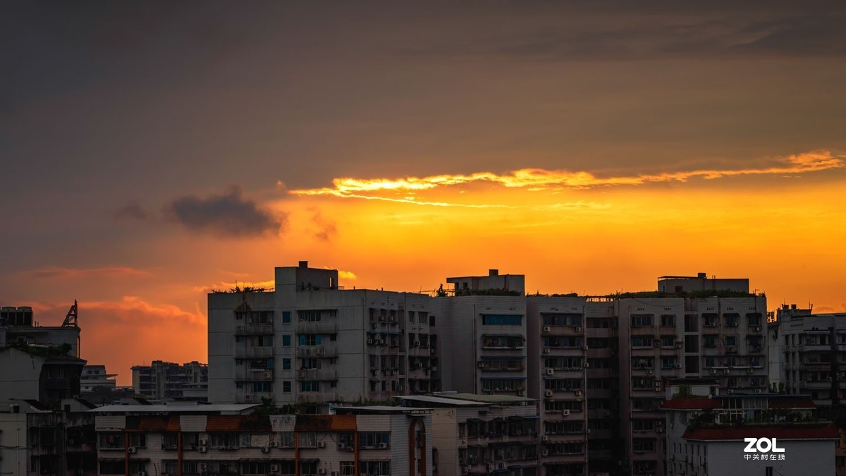 雨中彩霞格外美