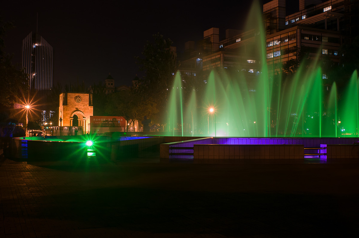 天津大学北洋广场夜色小景