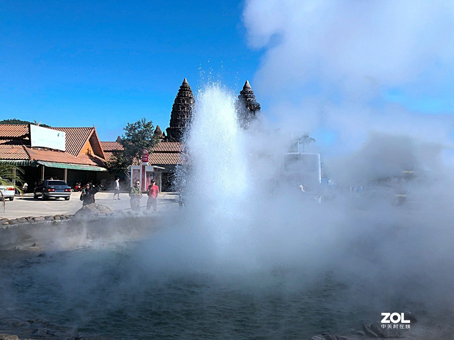 《异国风情》手机拍：清莱温泉出水口温度高达98度！