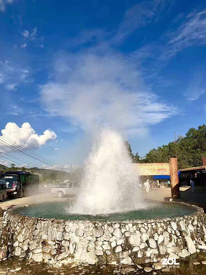 《异国风情》手机拍：清莱温泉出水口温度高达98度！