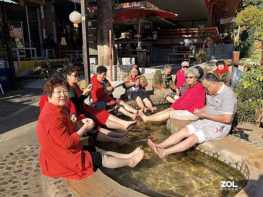 《异国风情》手机拍：清莱温泉出水口温度高达98度！