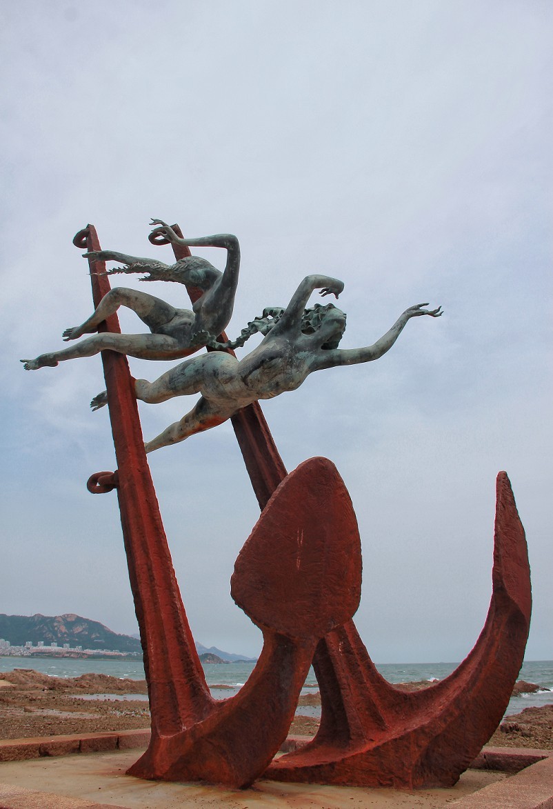 青岛东部景点区海滨雕塑园游记22片溜达随拍的雕塑