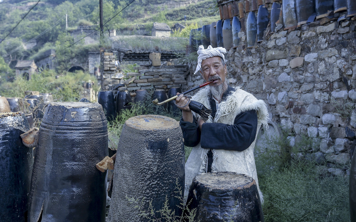 李世喜带我们游碛口一