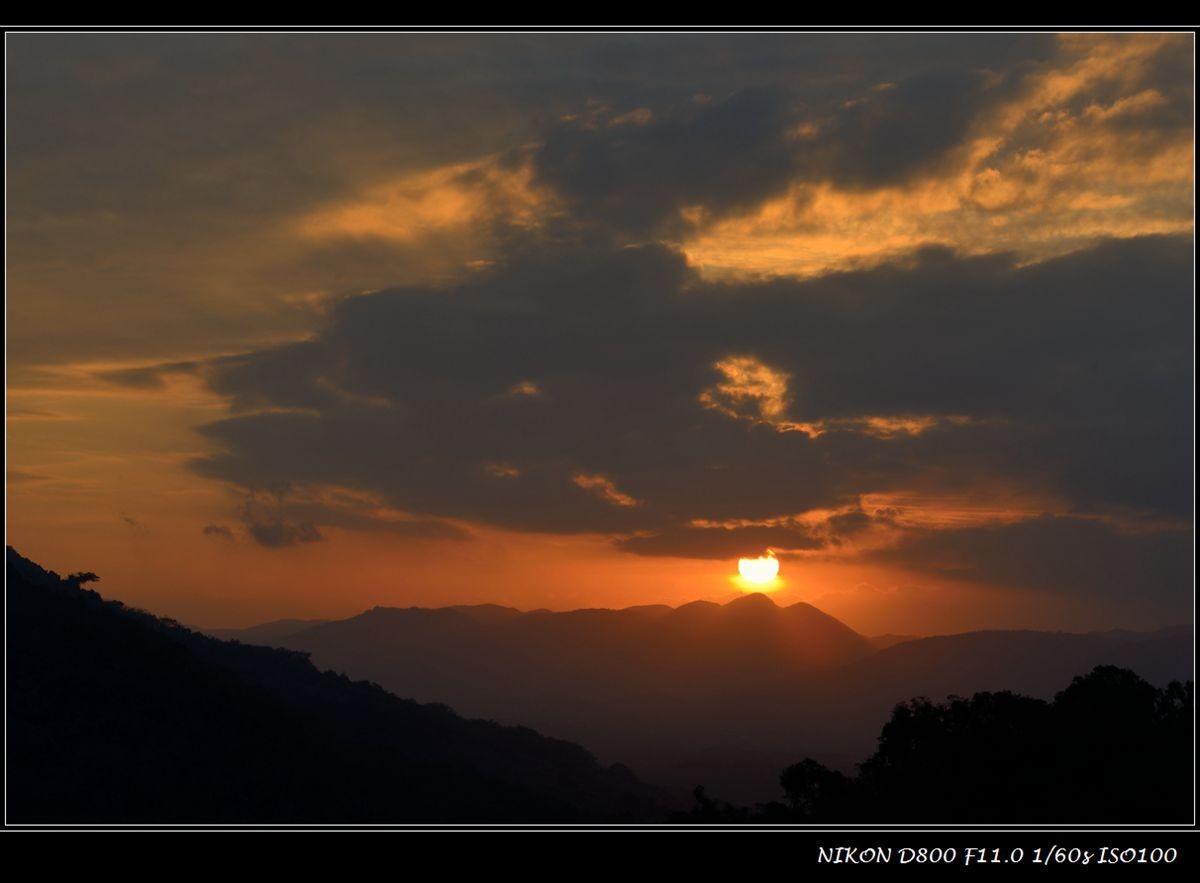 兴隆山上看夕阳