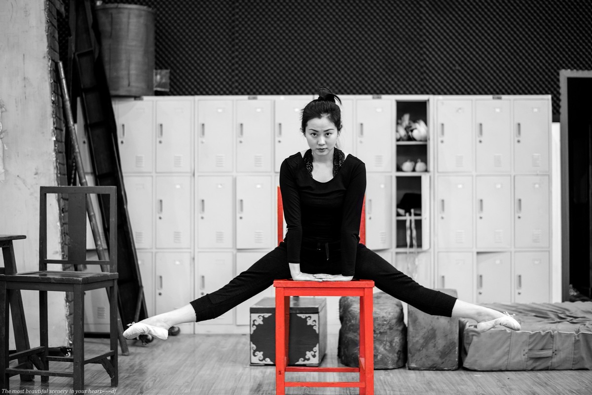 练功房美女《青春留影》～～～