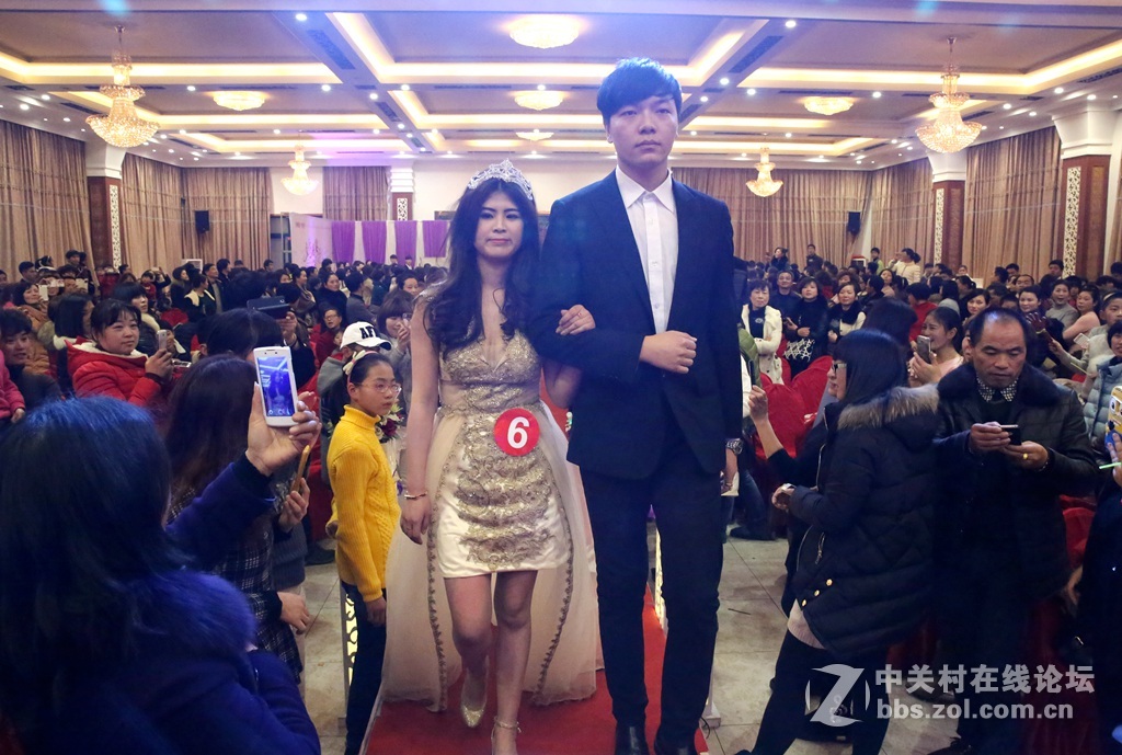 会场抓拍------模特登场