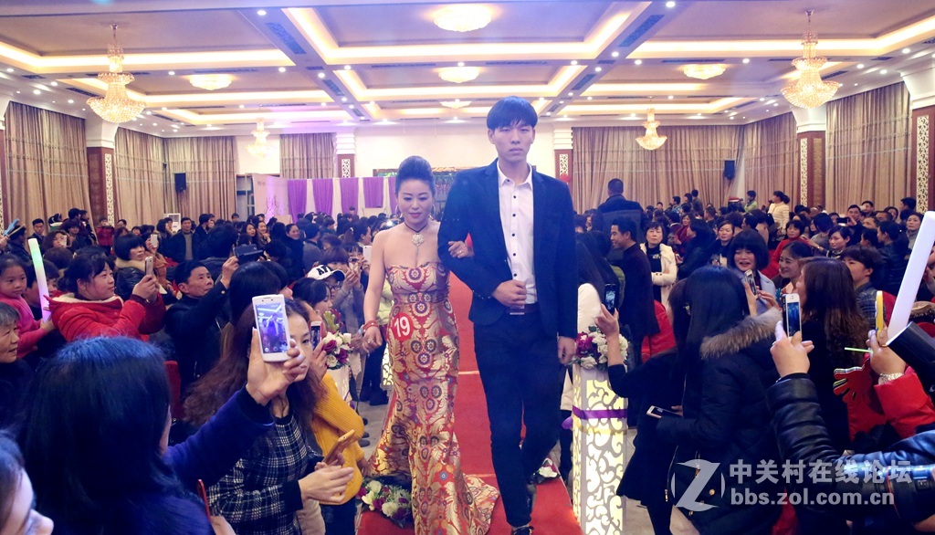 会场抓拍------模特登场