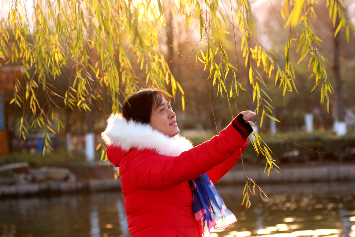 元旦公园拍媳妇