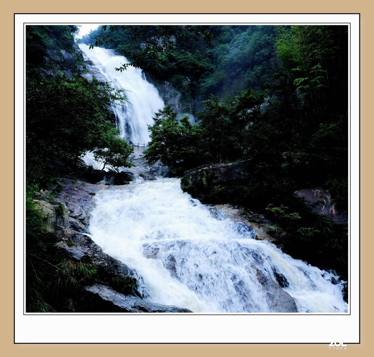 天柱山大峡谷瀑布