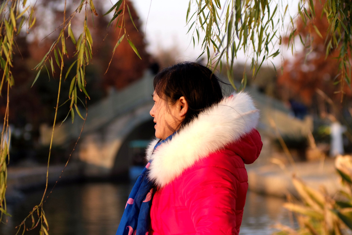 元旦公园拍媳妇