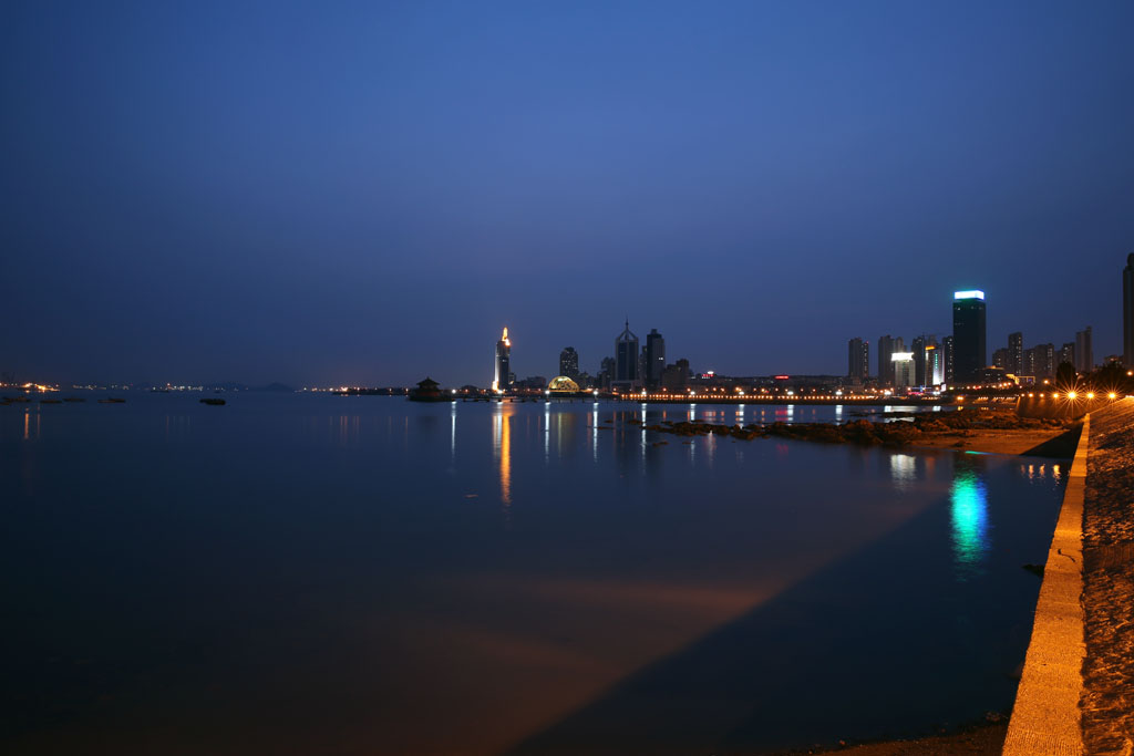 冬日【青岛湾】随拍，祝【松原星空(中国)各位版主好友】新年健康快乐。