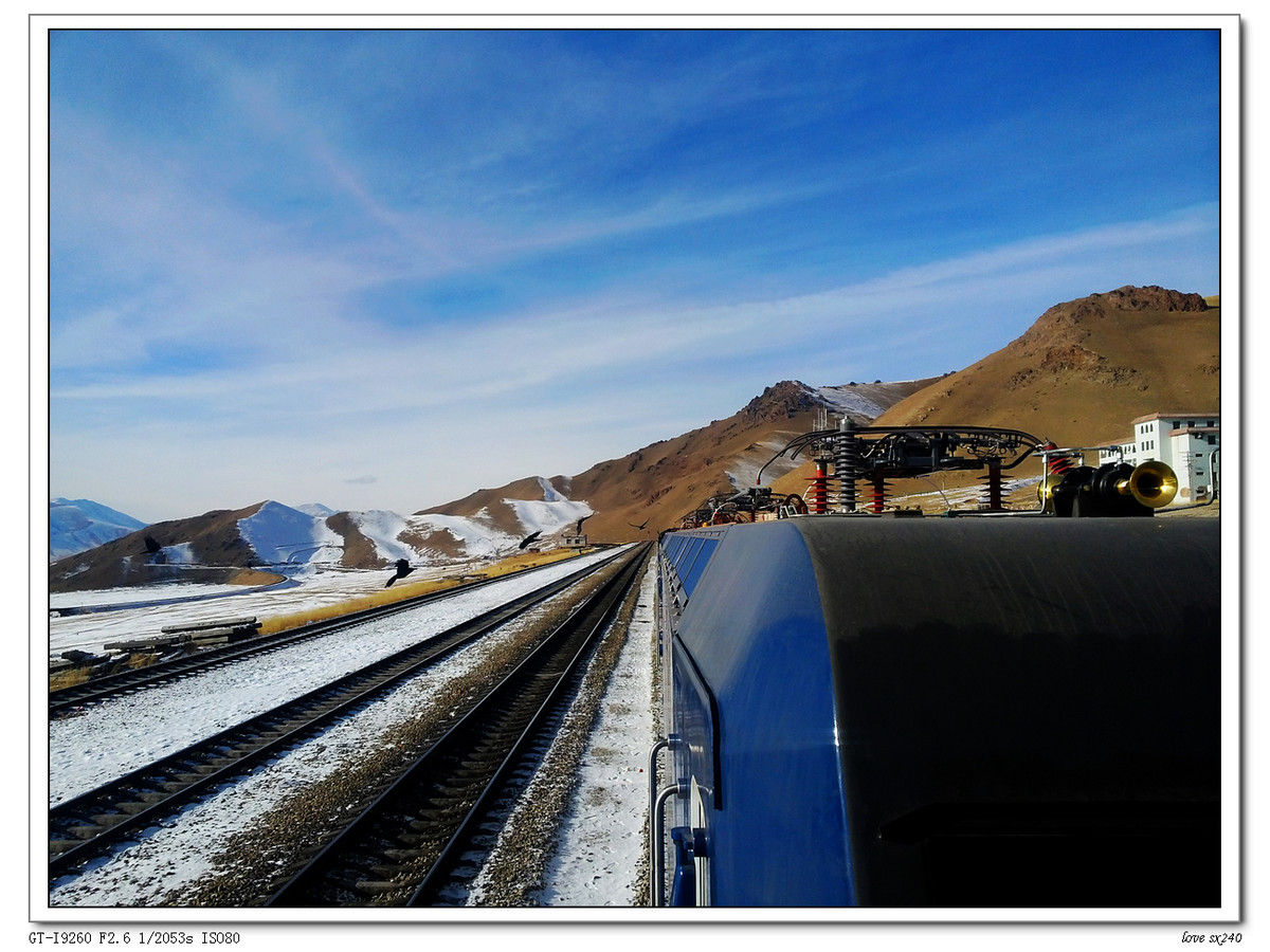 南疆铁路线的屋脊——乌斯特风光